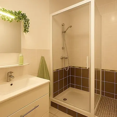 Family Budget Climatise 아파트 *